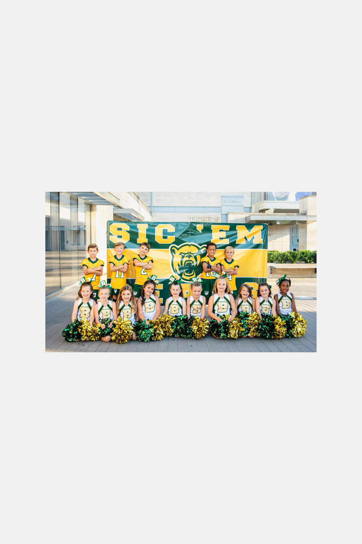 Run Thru 5’ x 10’ with hole pockets, Velcro